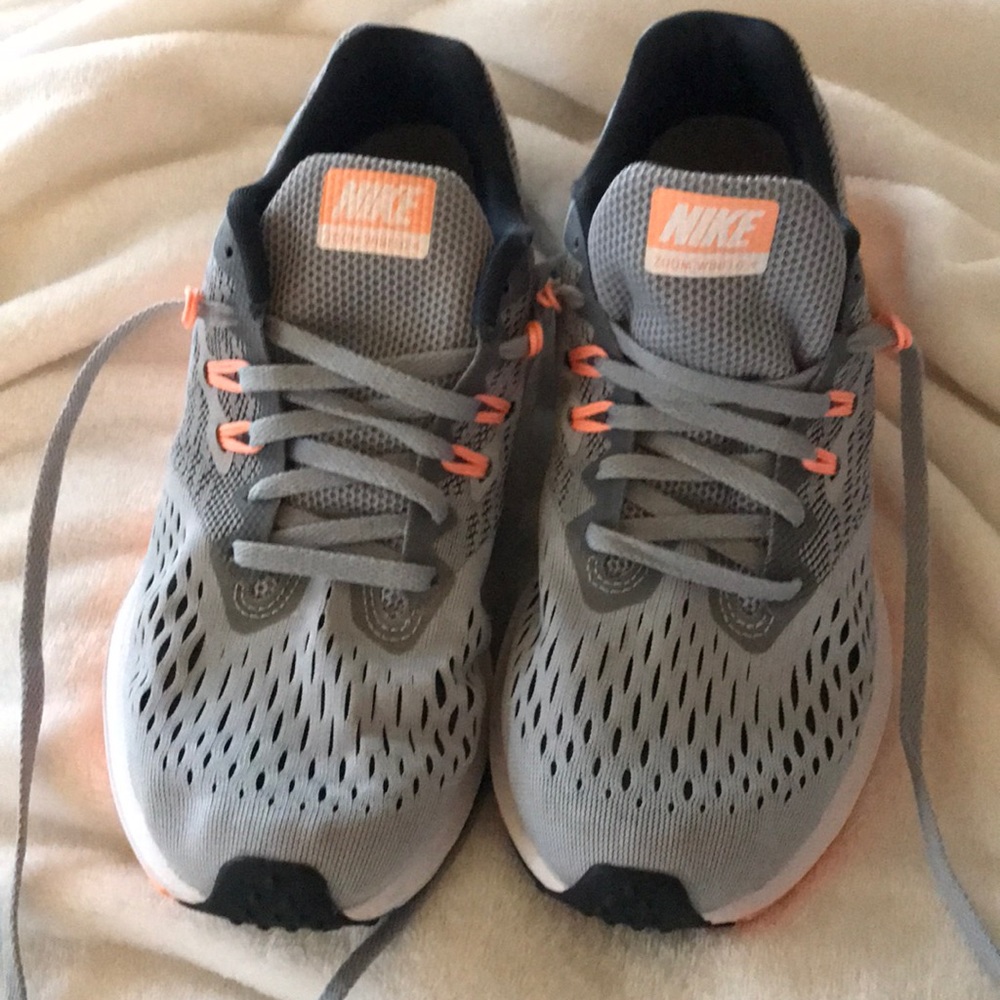 Nike tennis shoes